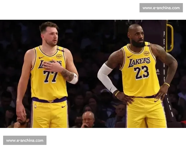 篮网对阵猛龙焦点之战攻防博弈与季后赛走势前瞻关键球员表现解析与胜负悬念